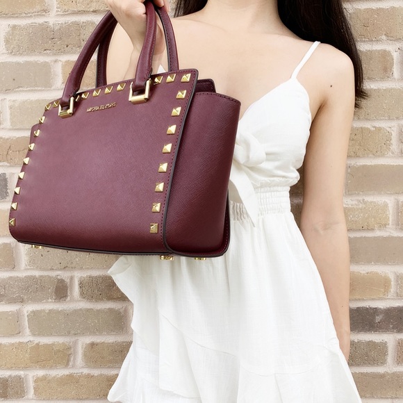 ⬇️👜💕Michael Kors satchel studded merlot - Picture 3 of 4